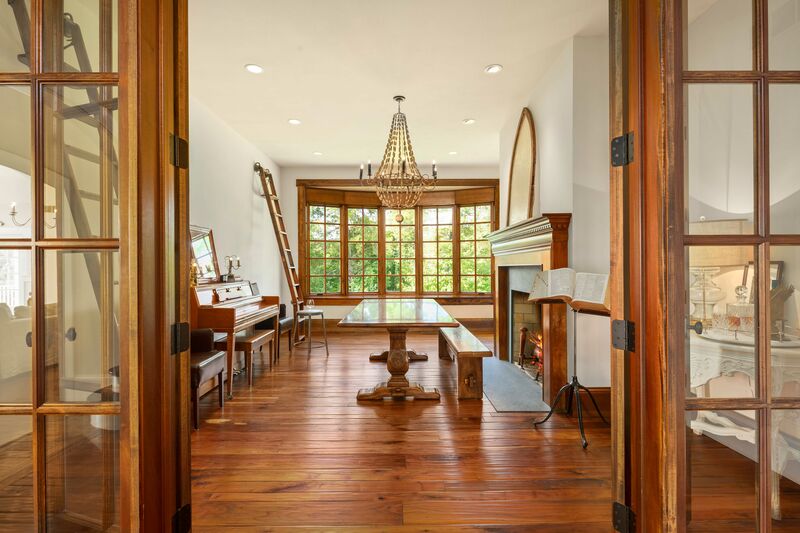 Interior detail photographed by Vuzario